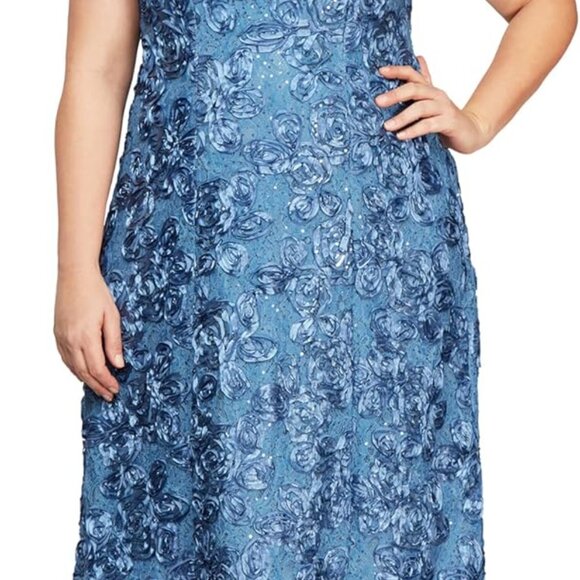 Elegant Petite Cocktail Dress in Rosette Lace with Cap Sleeves - Size 16 Plus - Picture 1 of 2